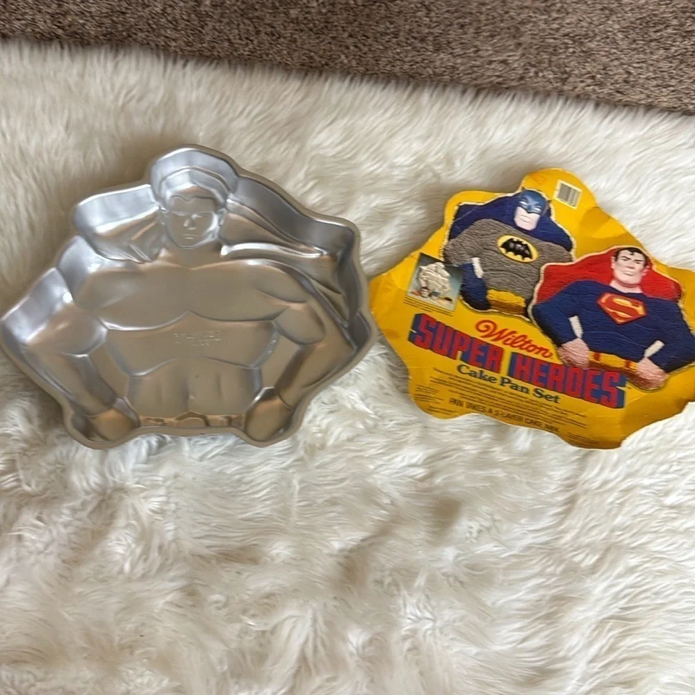 Vintage Wilton Super Heroes cake pan for Superman or Batman cake